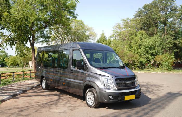 17 Seater Urbania Traveller